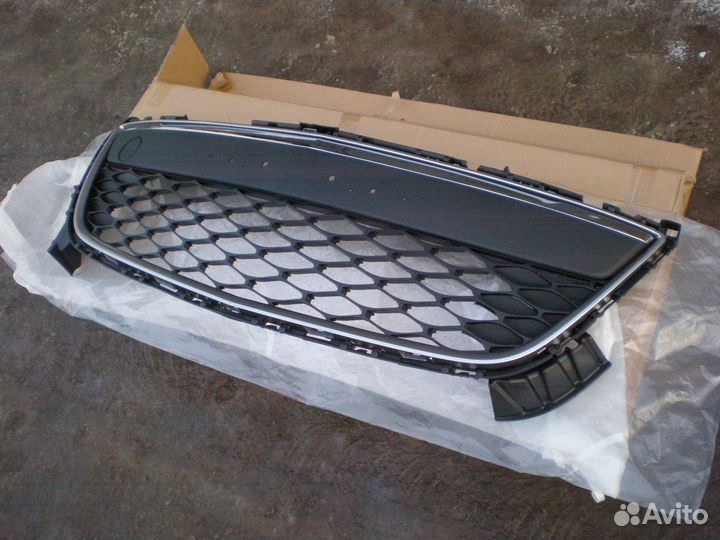 Решётка переднего бампера Тайвань Mazda CX 7 рест