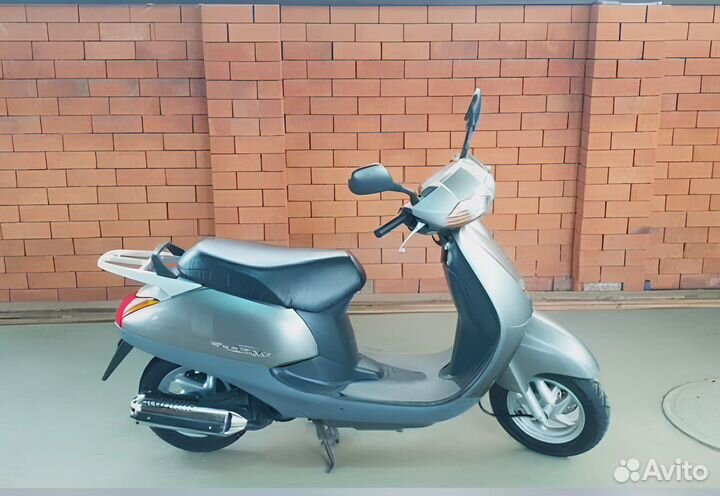 Скутер Honda Lead 50