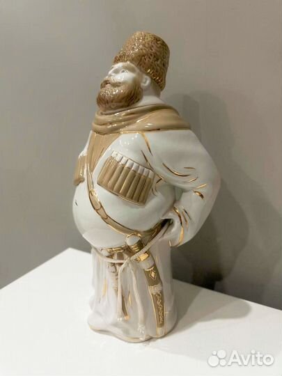 Керамическая статуэтка казак