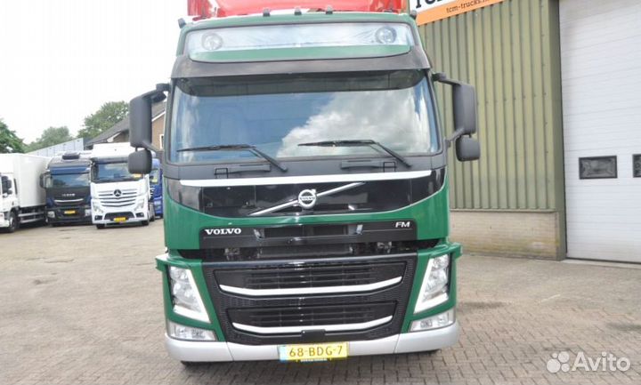 В разборке грузовик Volvo,FM 2008-2013