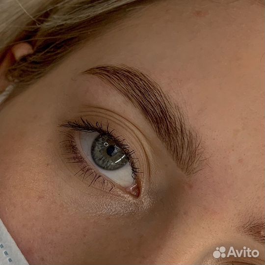Наращивание ресниц и оформление бровей