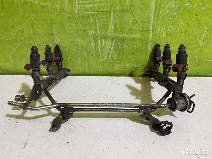 Рейка топливная форсунка VW Audi Skoda 078133681AJ