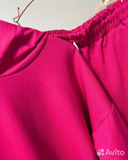 Женский спортивный костюм