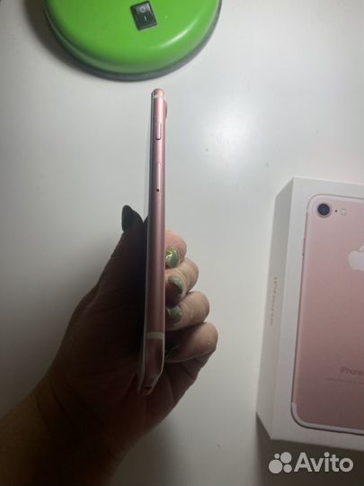 Телефон iPhone 7