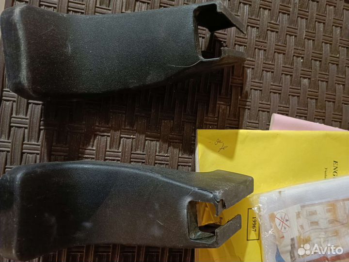 Заглушки направляющих сидения MMC Outlander