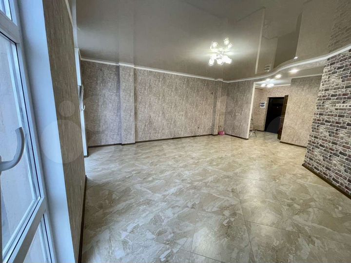 3-к. квартира, 71 м², 1/6 эт.