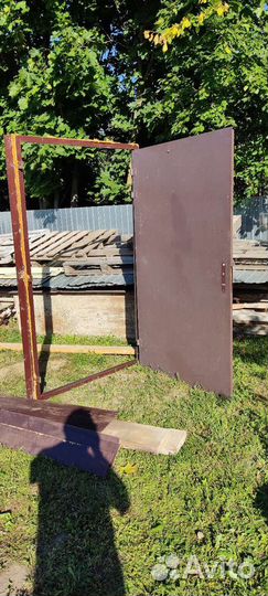 Дверь металлическая Б/у. Козырёк дверной