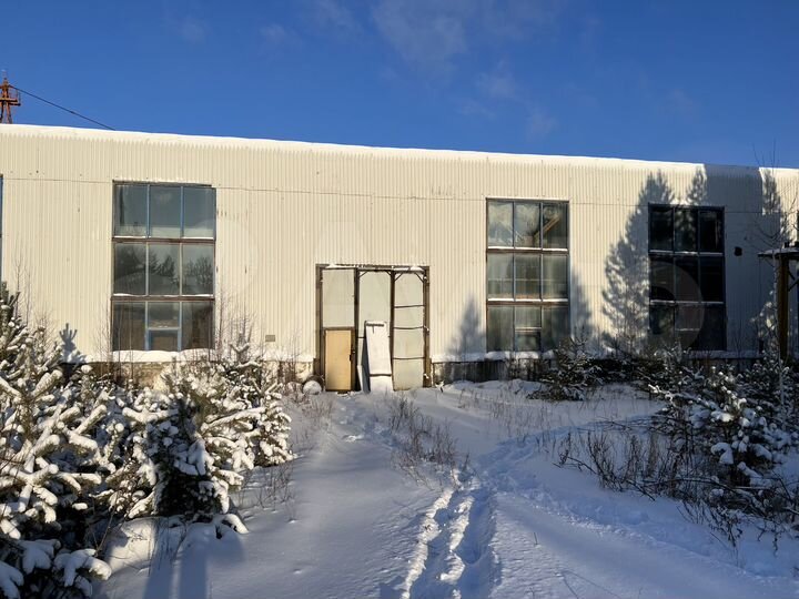 Комплекс зданий, 7 394,1 м² + зу + Оборудование