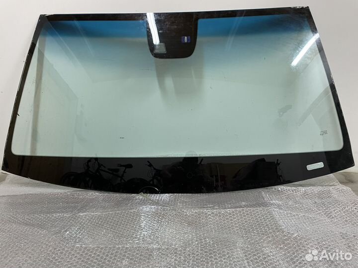 Лобовое стекло mercedes