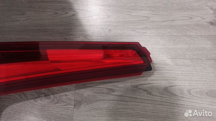 Фонарь задний правый Volvo V90