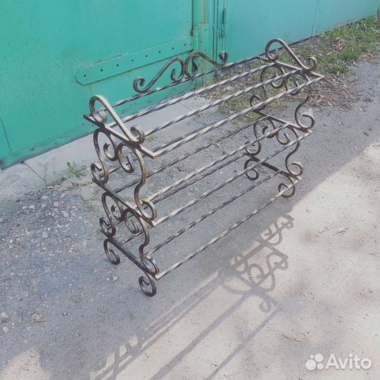 Кованая обувница трехярусная