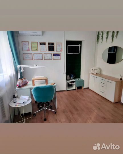 Маникюр и педикюр