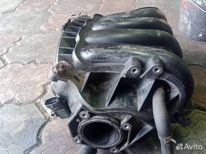 Впускной коллектор на Киа Рио 3