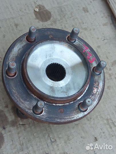 Ступица передняя левая Toyota Land Cruiser Prado