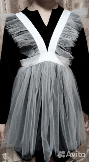 Белый школьный фартук