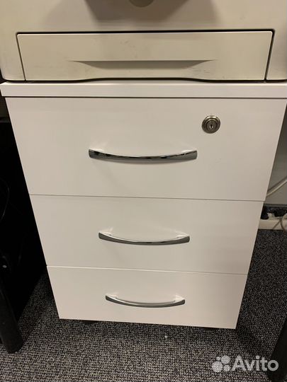 Тумба выкатная новая