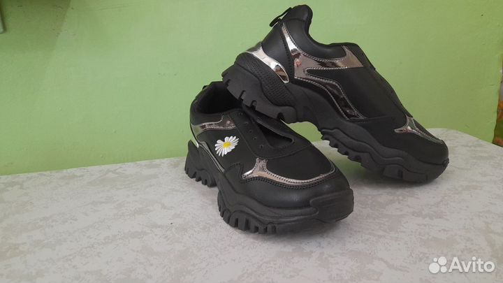 Кроссовки женские, 38 размер