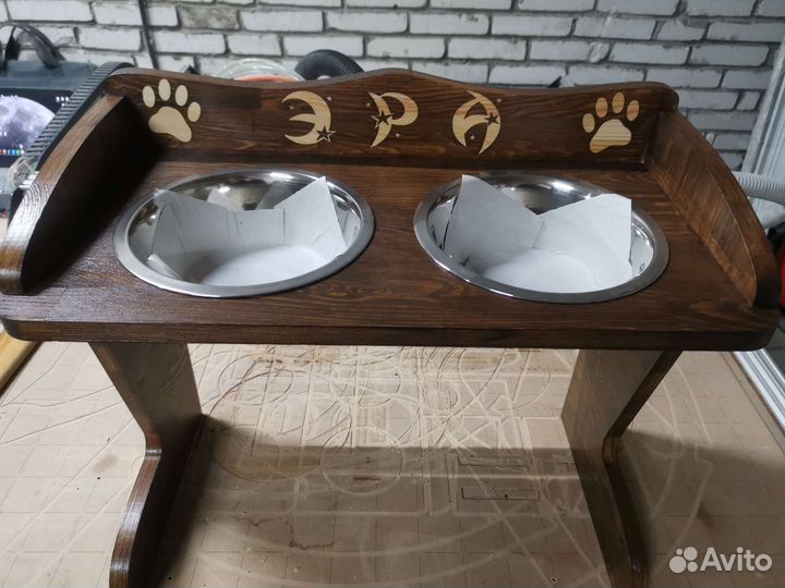 Подставка с мисками