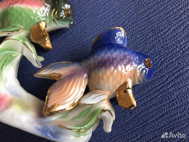 Фарфоровые статуэтки золотые рыбки новые