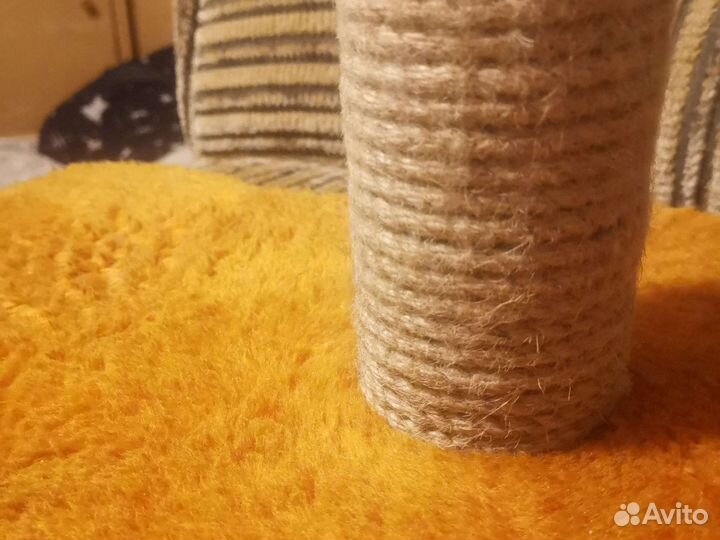 Когтеточка с игрушкой