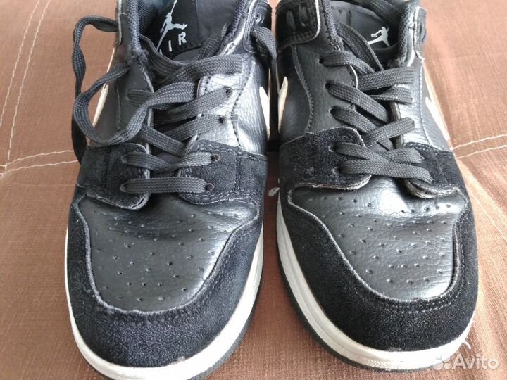 Кроссовки подростковые