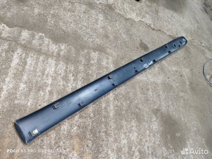 Молдинг двери передний правый Renault Kangoo 1 1.9