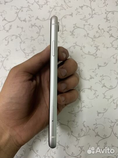 iPhone xr 64gb белый