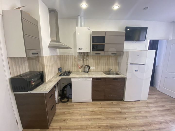 1-к. квартира, 42 м², 2/4 эт.