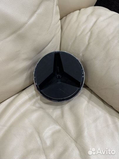 Значок шильдик на решетку радиатора Мерседес