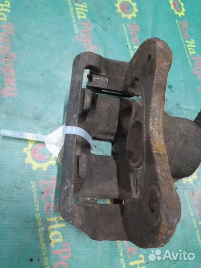 Суппорт передний левый Hyundai Sonata 5 седан 2.0