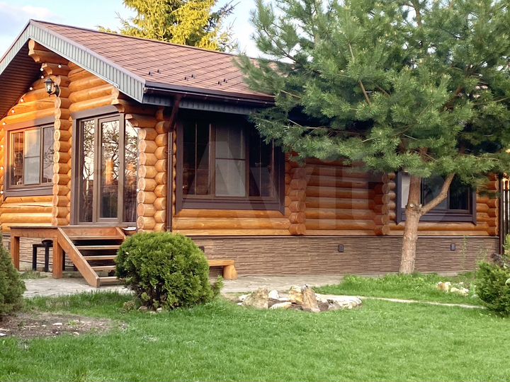 Коттедж 210 м² на участке 11 сот.