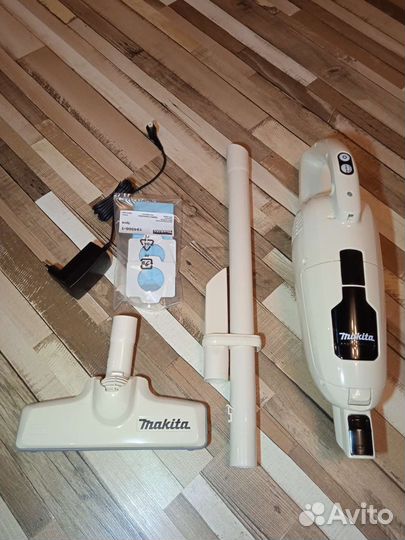 Аккумуляторный пылесос makita (акб в комплекте)