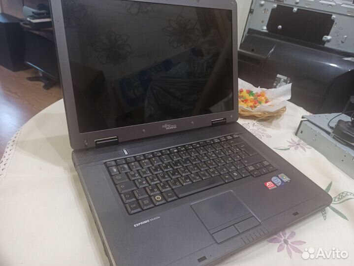 Fujitsu Siemens Esprimo Mobile V5545