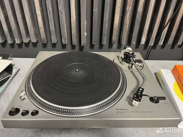 Проигрыватель винила Technics SL 1700