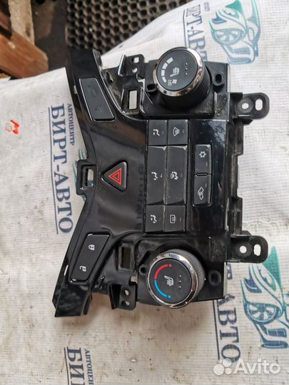 Блок управления климатом Chevrolet Cruze I (2009—2