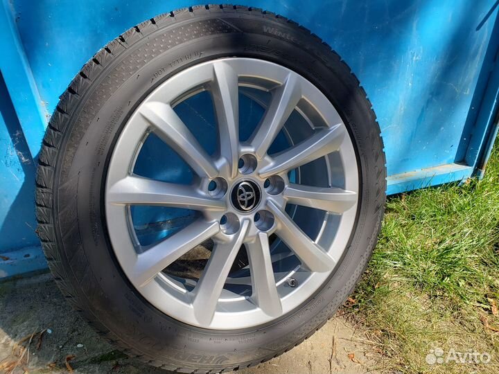 R17 Hankook Winter I'Cept IZ2A 215/55, PCD 5x114.3 DIA 60.1