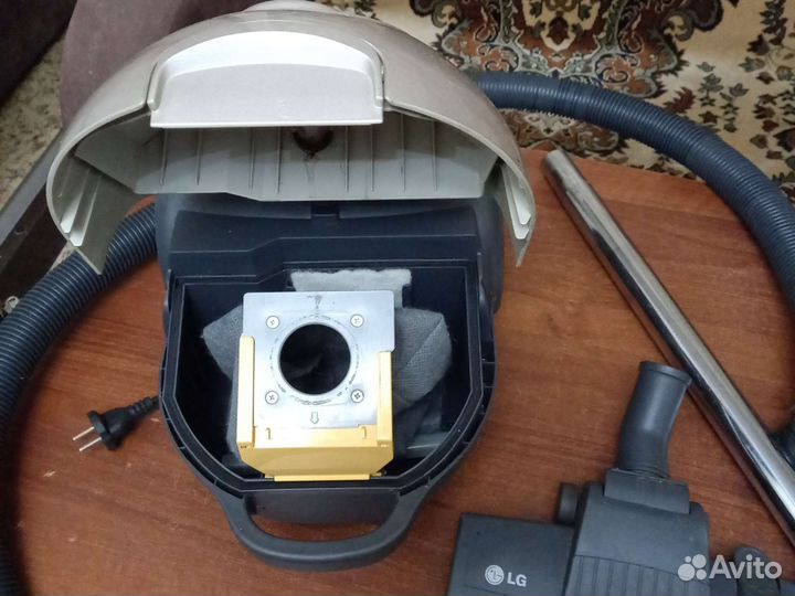 Пылесос вакуумный LG рабочий; samsung запчаст бу