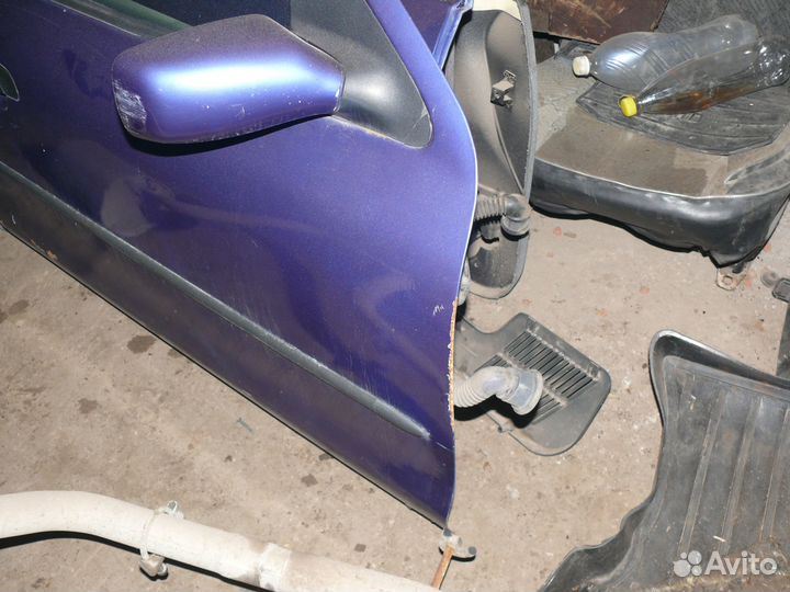 Дверь передняя правая Ford Mondeo 2 1998 г