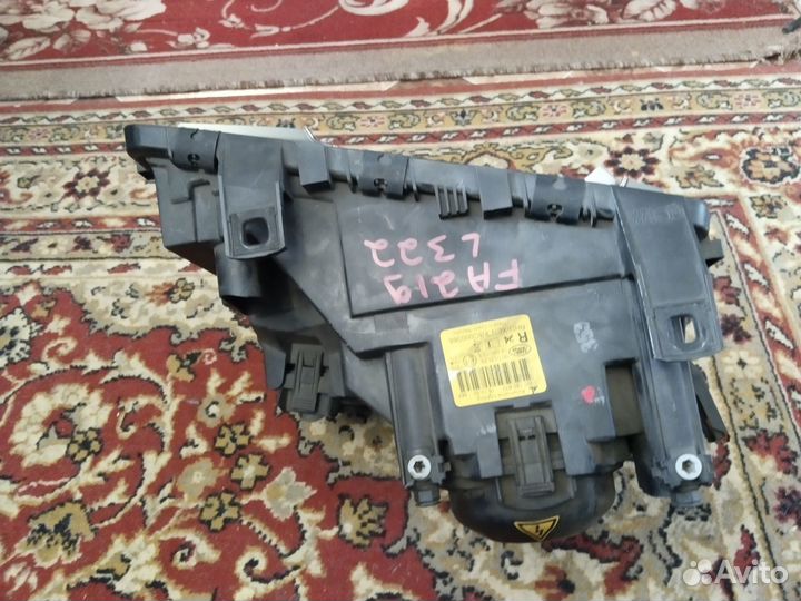 Продам фару переднюю правую Лэнд Ровер L322