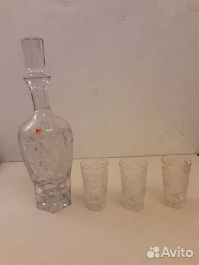 Графин хрустальный и 3 стопки