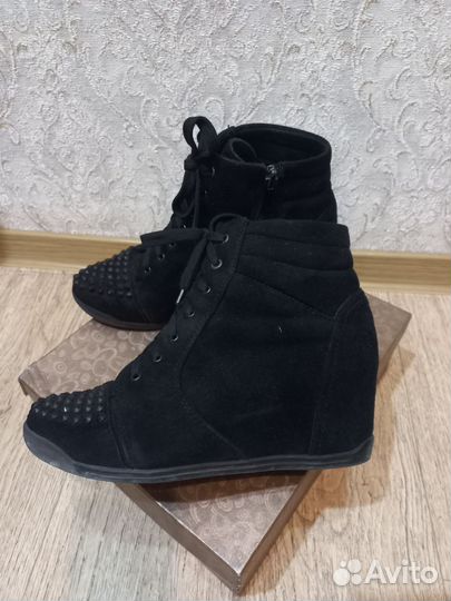 Ботинки женские 39 размер