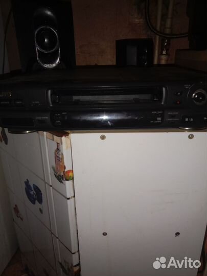 Видеомагнитофон jvc