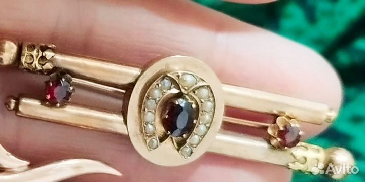 Брошка золотая