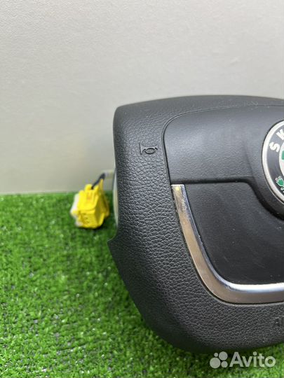 Подушка безопасности в руль Skoda Octavia A5