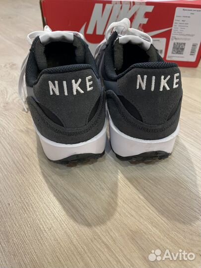 Кроссовки Nike р.43,5