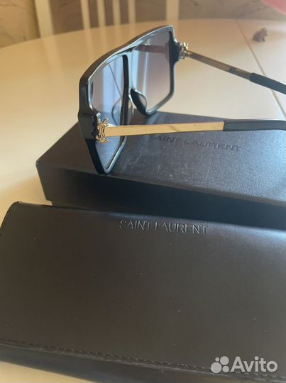 Солнцезащитные очки Saint Laurent