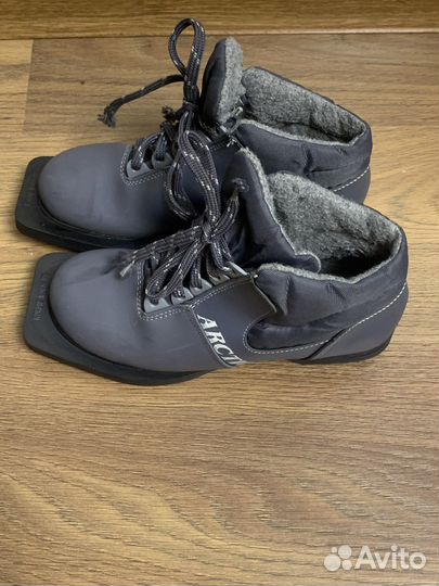 Лыжные ботинки