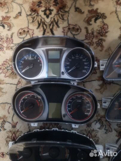 Панели приборов LADA