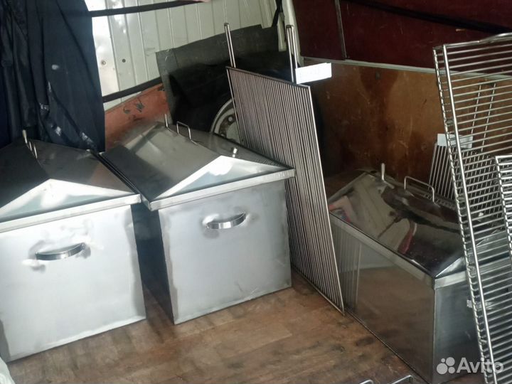 Коптильня огромная 60*40*40,астраханская термометр