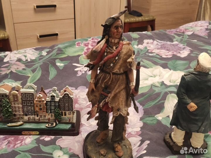 Фигурки коллекционные из Европы новые